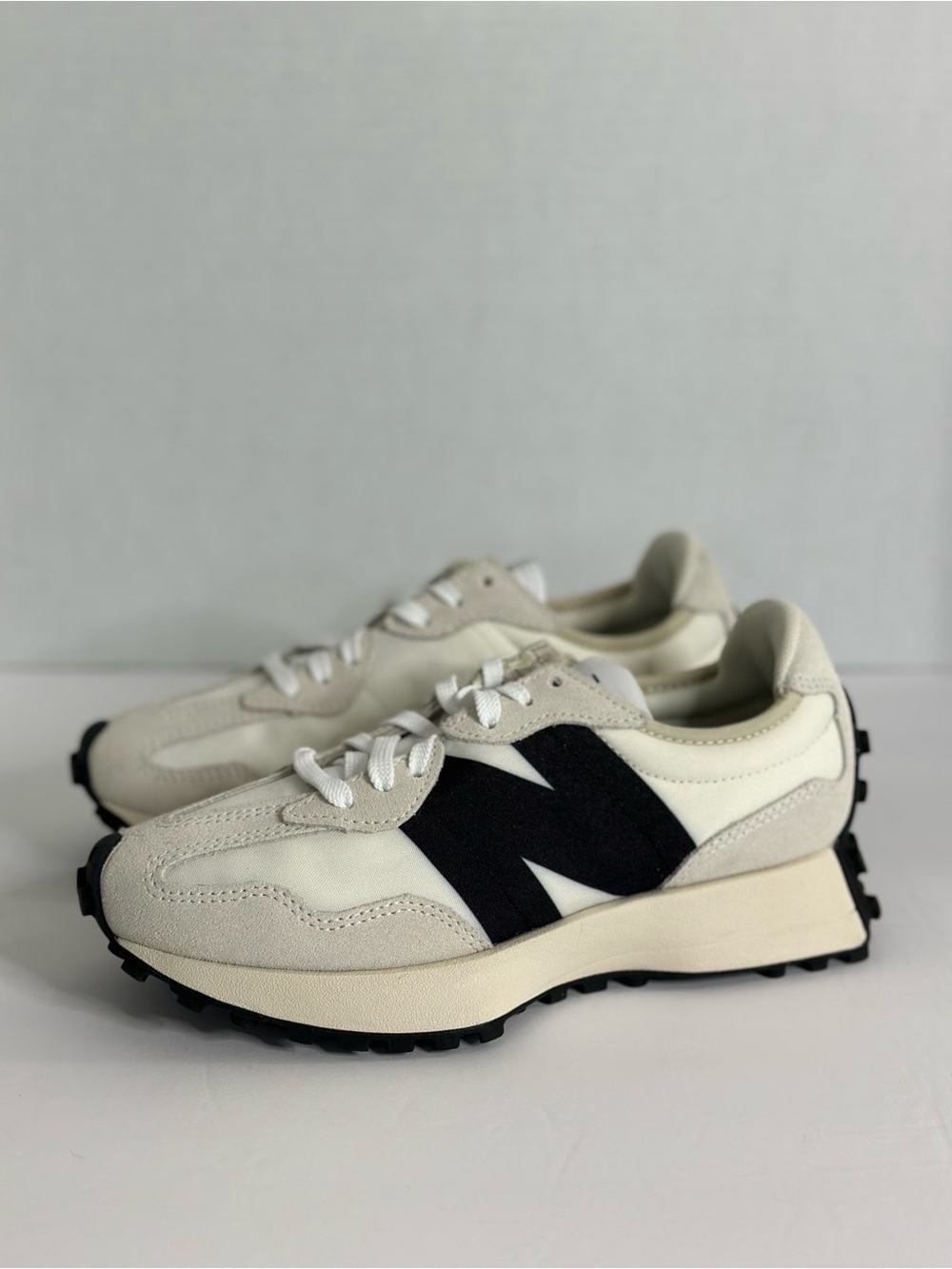 New Balance 327 Sea Salt Black WS327FFE Casual Sneakers Women’s Size 6
